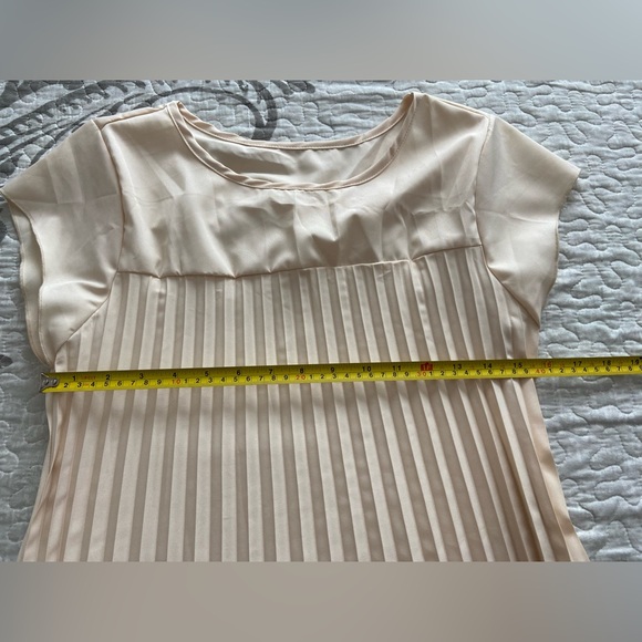 Boutique‎ Cream Pleated Dress Size Small - Picture 7 of 8